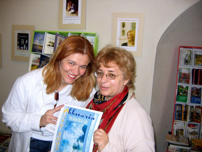 Ivana Marija Vidovic con Vera Ambra